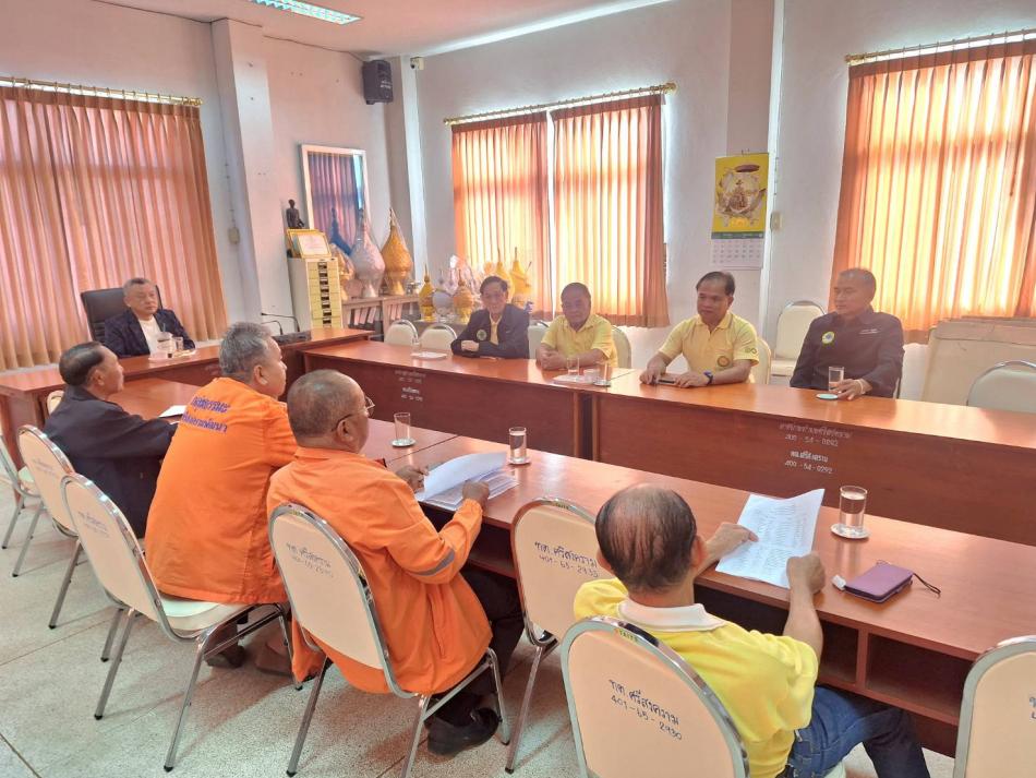 สภากาแฟ คณะผู้บริหารเทศบาลตำบลศรีสงคราม และสมาชิกสภาเทศบาลตำบลศรีสงคราม