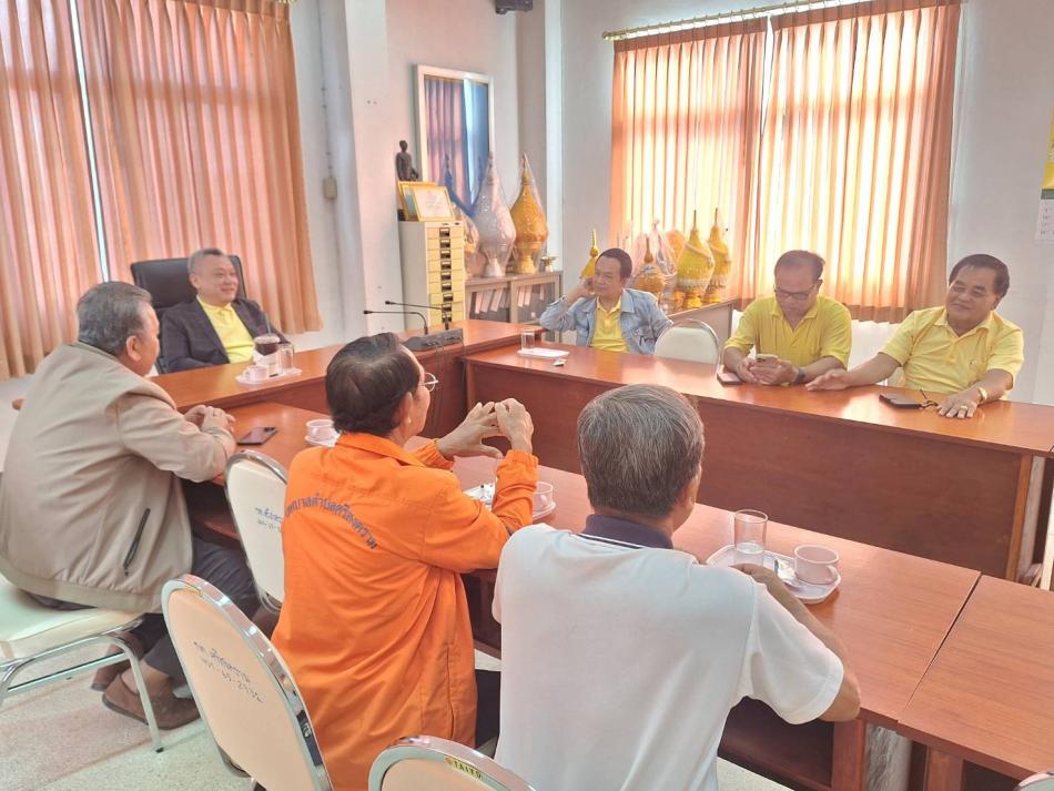 สภากาแฟ คณะผู้บริหารเทศบาลตำบลศรีสงคราม และสมาชิกสภาเทศบาลตำบลศรีสงคราม