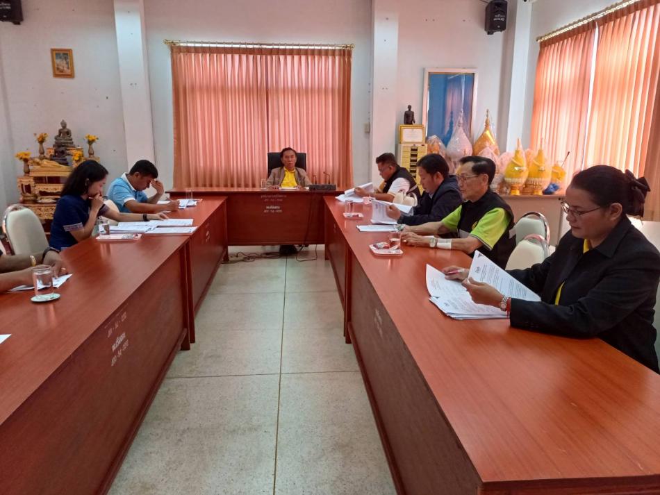 ประชุมคณะอนุกรรมการคัดกรองโครงการกองทุนหลักประกันสุขภาพ เทศบาลตำบลศรีสงคราม ครั้งที่ 1 / 2568